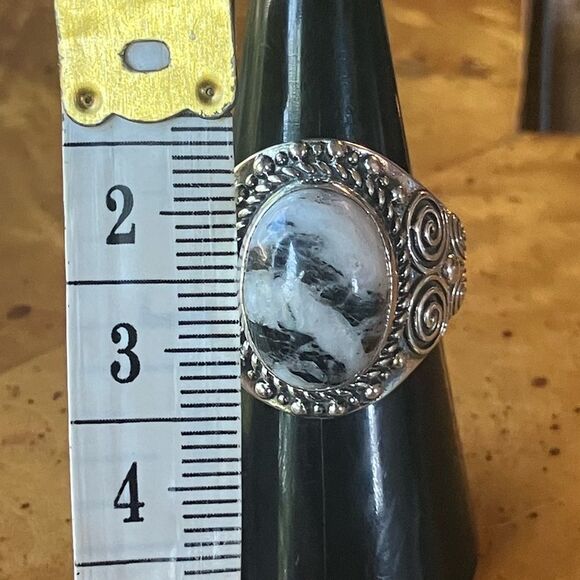 Genuine White Buffalo Sterling Silver Ring Size 7 - Picture 7 of 9